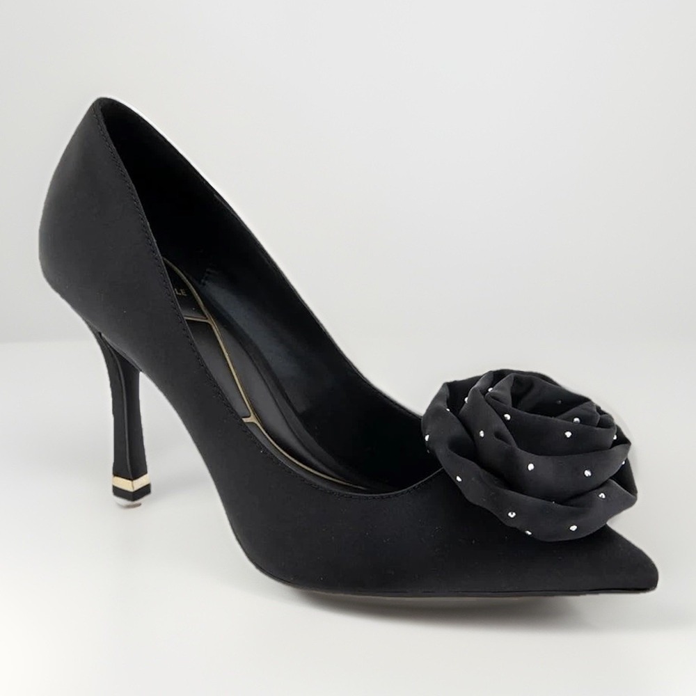 Kenneth Cole New York Romi Rosette Pump Womens Size 5 Pull-On Heels Black